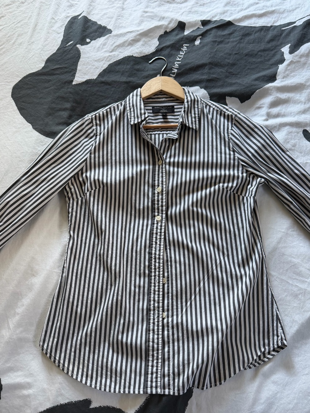 Women’s Banana Republic Shirt